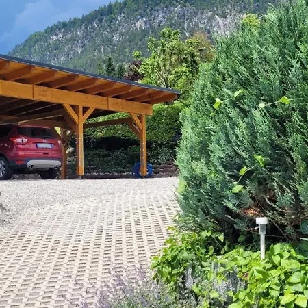 In Pressegger Mit Eigenem Garten Und Carport