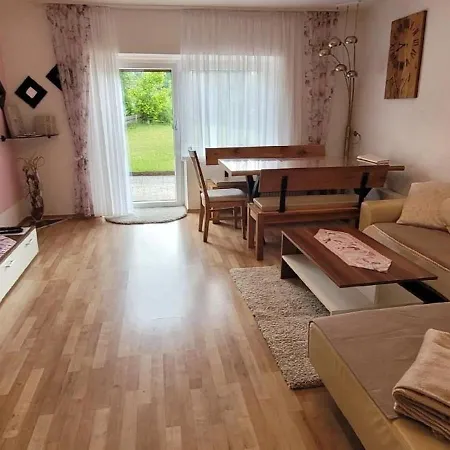In Pressegger Mit Eigenem Garten Und Carport Apartament *